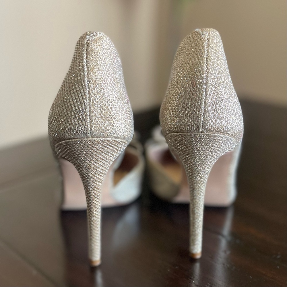 Betsey Johnson Glitter Bow Gold Heels - Picture 7 of 9